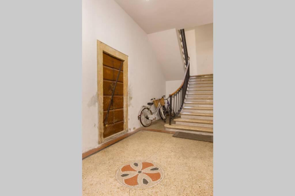 Appartement Luxury Design Apt With Amazing View à Vérone Extérieur photo